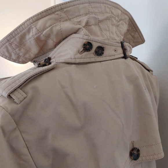 Banana Republic trench coat. - Picture 3 of 7
